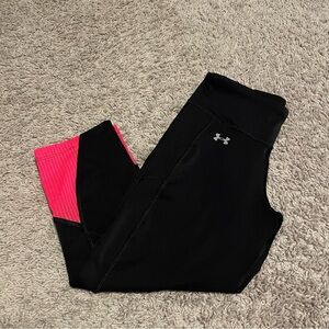 Under armour capri leggings black pink small inseam 18”